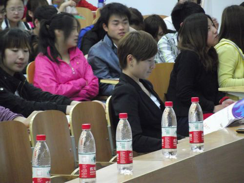 最佳东方区域管理中心总监方蓉小姐