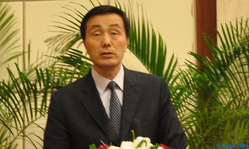 上海国际会议中心总经理王济明先生主持第七届"名酒店之星"表彰仪式
