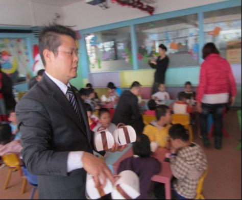 “暖冬”公益活动——深圳市社会福利中心探访孤残儿童