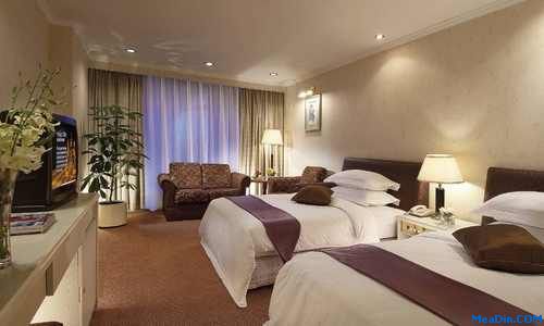 GDS Hotel Bookings Drop, Revenue Still Climbing