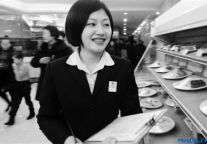 酒店领班邓春艳：6年没回家过年了 