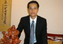 杨启宏：运筹帷幄好军师 乘风破浪创辉煌