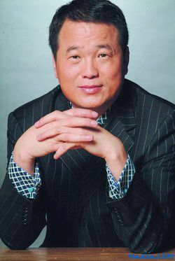 中坤集团董事长 黄怒波