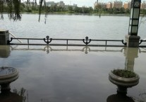 北京遭暴雨袭击 景区受灾严重