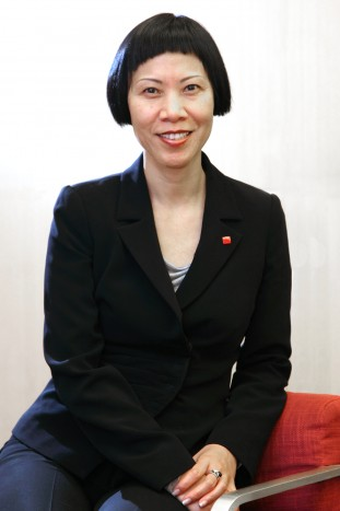 关馨馨女士