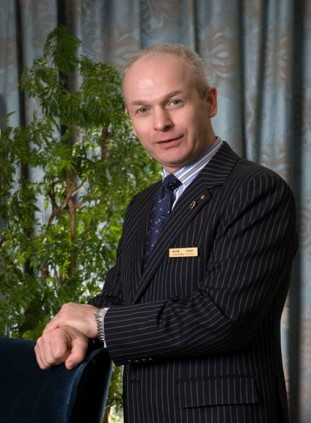  Fintan O’Doherty 先生