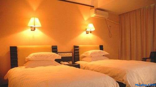 酒店如何通过分析顾客评论来提升直接预订？