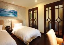 Hotel Management Changes Cause Complications