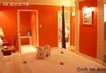 How To Make Your Hotel Room Feel Like Home