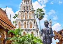 面对社会餐饮的巨大冲击 敢问酒店餐饮路在何方？