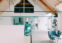 当联合办公开始学瑞幸“送外卖”