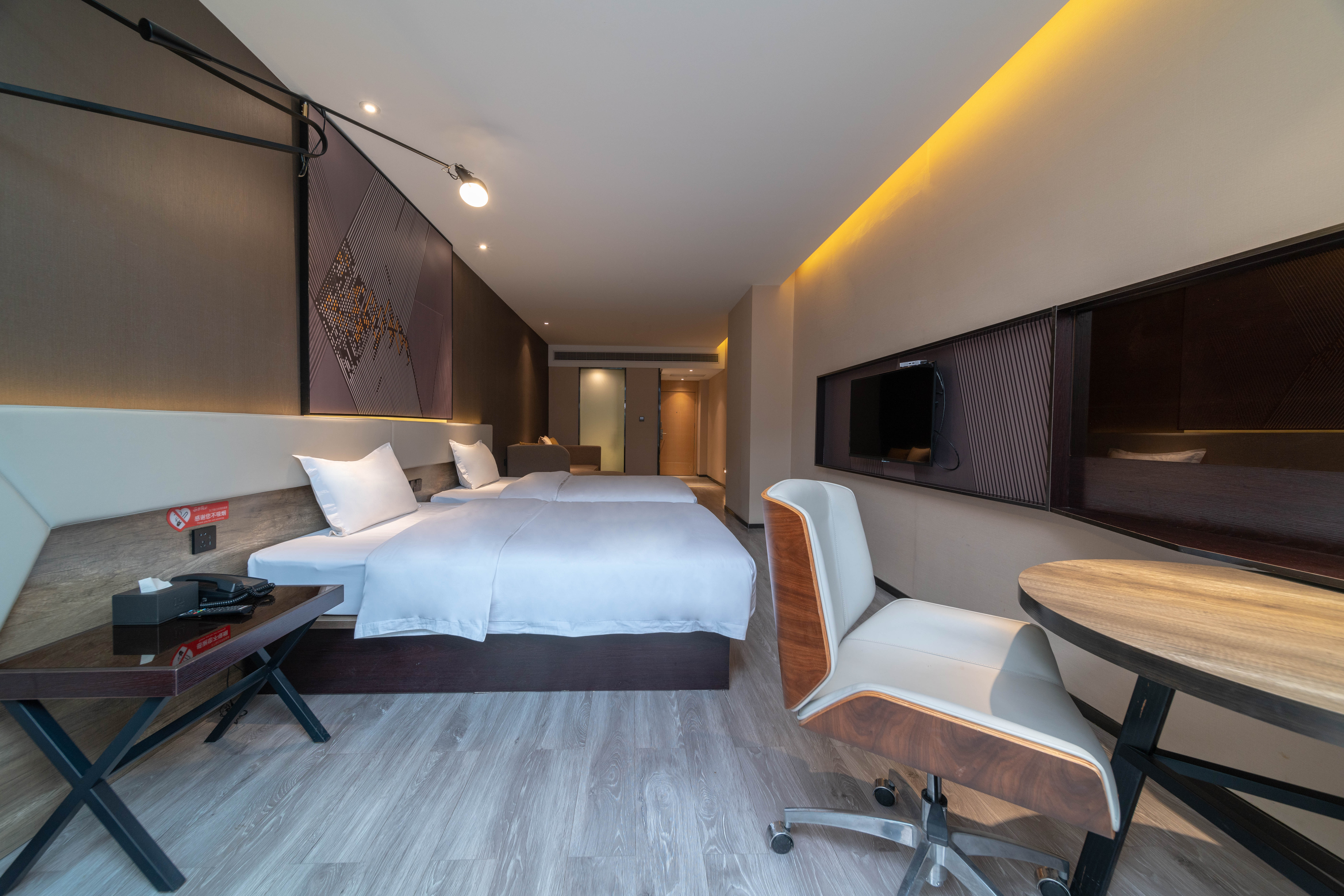 杭州西湖凤起路地铁站店2.jpg 杭州西湖凤起路地铁站店2.jpg