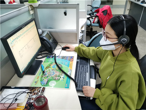 中国旅游集团OUR TOUR 旅行服务客服人员春节期间延长服务满足客人退改需求.jpg