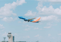 航空公司跨界电商新零售的商业逻辑在何？