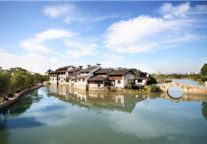 书香酒店集团－“过尽千帆，春暖花开”