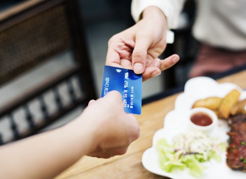 明年2月起 申根签证费用上调33%