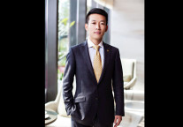 许英石出任深圳南山希尔顿逸林酒店及公寓总经理