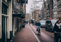 ofo、WeWork、瑞幸泡沫破裂后，近十年的资本大跃进周期宣告终结