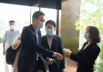 华住世界微笑日“众筹十万个微笑” 打响“千城万店”战役号角