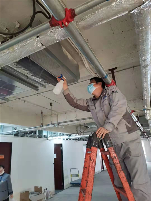 物业公司对大厦管道进行清洁排查.png
