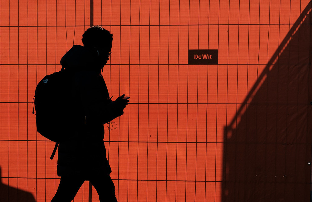 国内旅游逐步恢复，OTA巨头线上线下齐助攻