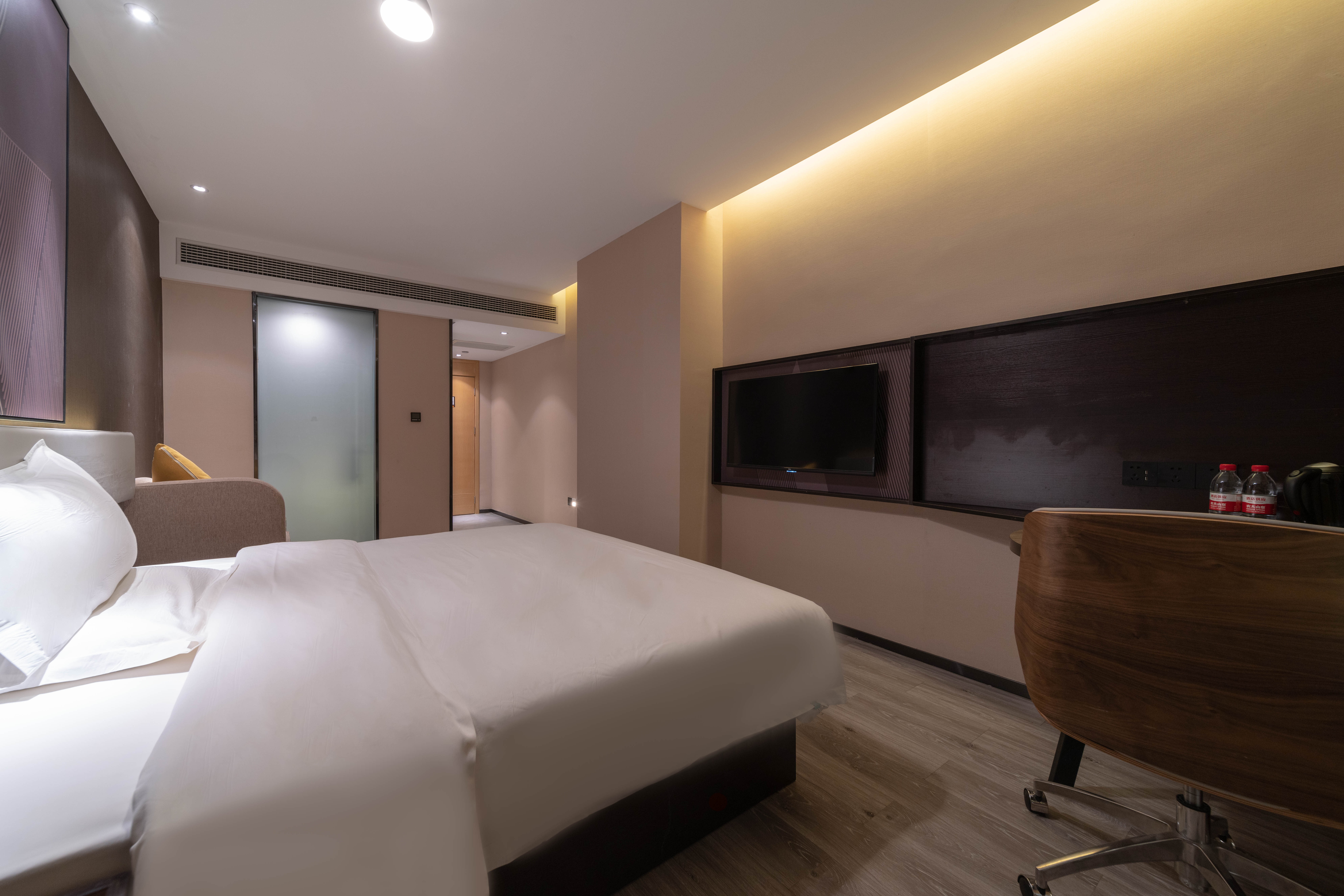 三门峡卢氏县长途汽车站店1.jpg 三门峡卢氏县长途汽车站店1.jpg