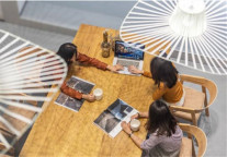 积极响应政府工作报告，联合办公全力服务新经济发展