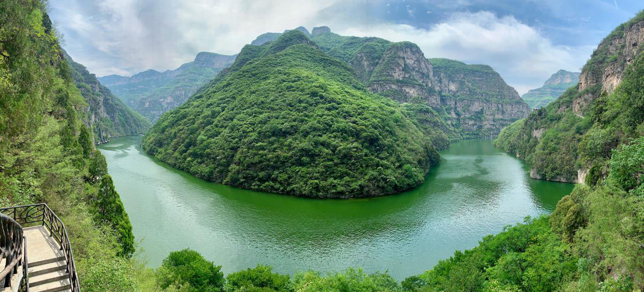 纵情山水间图片