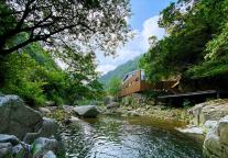 无它心舍临安新店开业！自驾1h遇见山泉星空，快来探秘吧！