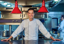 滕铭恺出任广州富力丽思卡尔顿酒店意轩厨师长