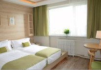 山水时尚酒店，让你沉醉在一片绿意中