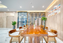 在格雅杭州市余杭区智能小镇万达广场酒店，开启大美绿地消暑之行