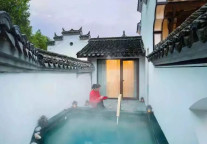 酒店遇上老宅  一场木质“香艳”的重生故事 | 寻礼