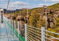 迈点首发 | 要钱还要命？失速中的网红玻璃栈道