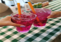 白玉兰酒店丨DIY高颜值混合果饮，挑战舌尖上的味蕾