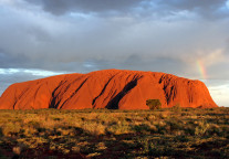 迈点译讯 | 澳大利亚“心脏”：乌鲁鲁（Uluru）巨石永久对游客关闭