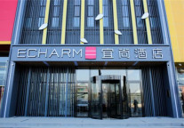 宜尚酒店助力沈阳马拉松 “行走的方言”助威2万健儿