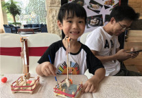 红旗飘扬，和天港禧悦为国庆生