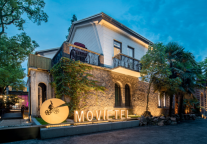 连续15天满房最高RP2070元，殿影跨界新物种超越传统酒店