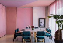 诗莉莉受邀参与小红书酒店直播首秀，变身流量收割机获销售、人气双冠军！