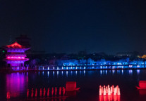 入住这家贝壳酒店，轻松舒适，为秋日旅途带来惊喜