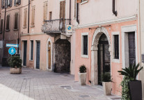 “国家队”能否创造70年“租赁社区”神话？