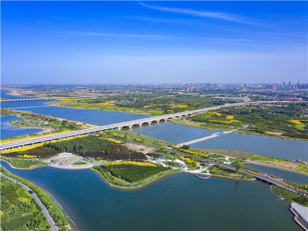 摄图网_501625043_航拍石家庄滹沱河湿地公路(企业商用).jpg