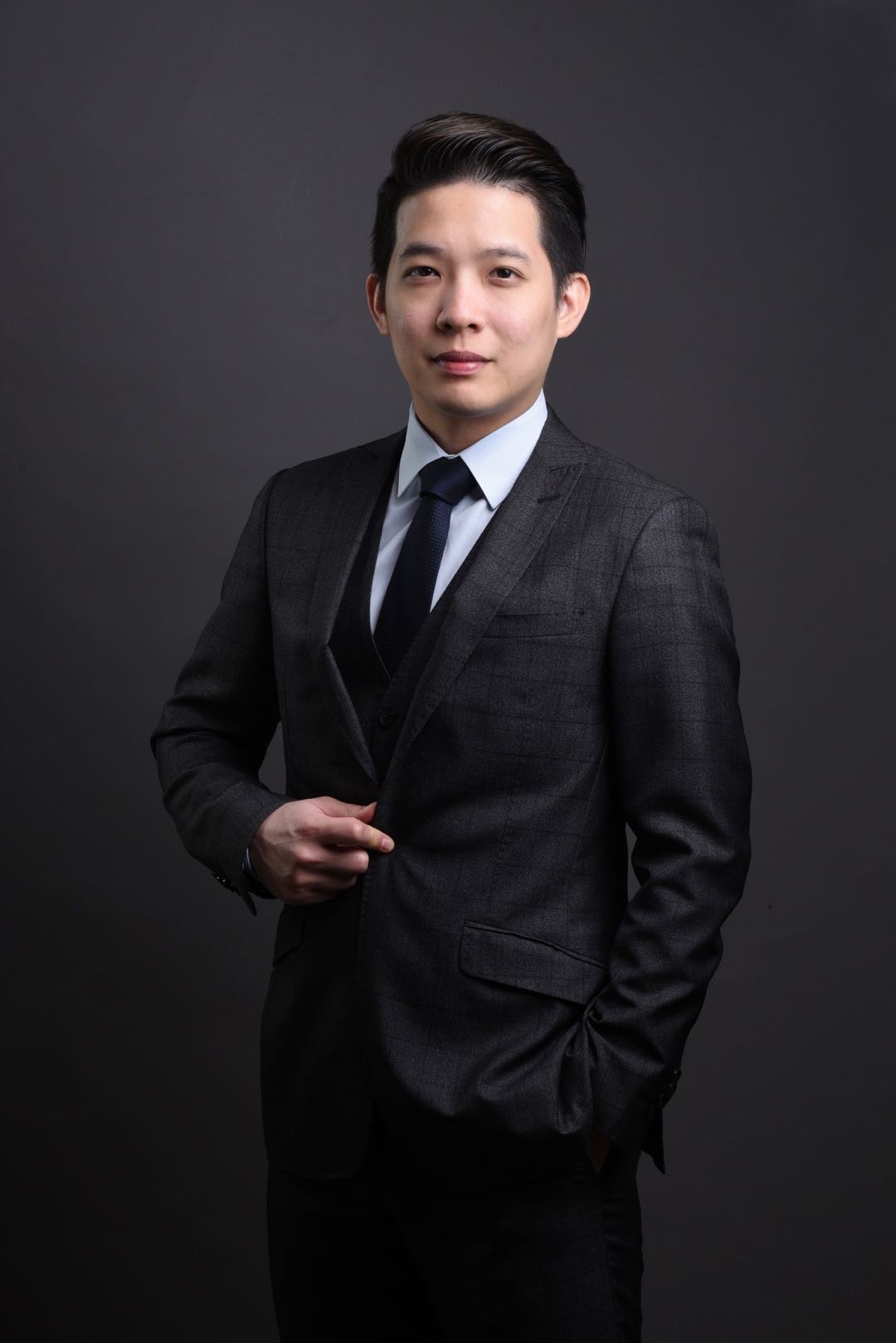 黄家华先生荣任成都希尔顿酒店总经理