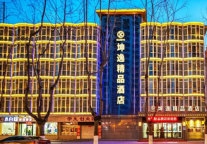 坤逸酒店｜突出重围求生存