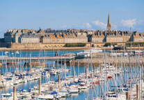 华住集团：第四季度净开店279家  Revpar环比提高4%