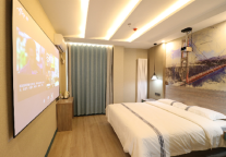 “就地过年”怎么玩？或许我们可以在酒店里找答案