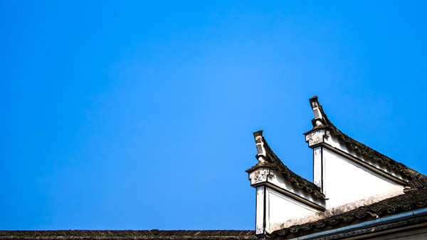 摄图网_500604581_banner_蓝天的徽式建筑(企业商用) (1).jpg