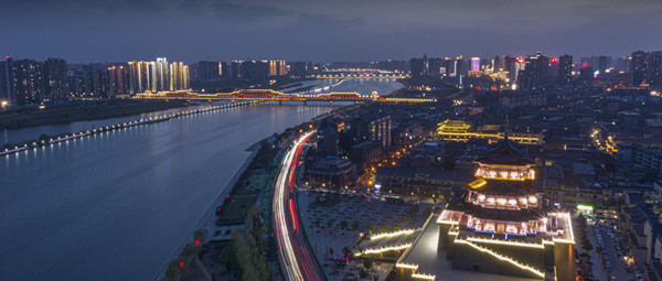 咸阳廊桥夜景.jpg