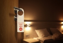 国内的中端酒店, 能对标行业的精选服务酒店吗?